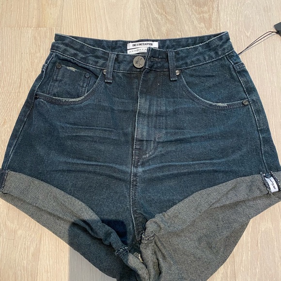 NWT One teaspoon high waisted bandits shorts - Picture 2 of 4